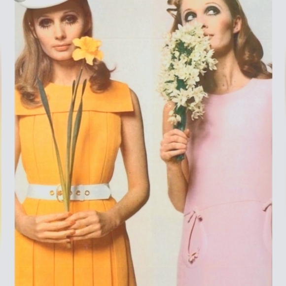 DRESSES - Picture 1 of 1